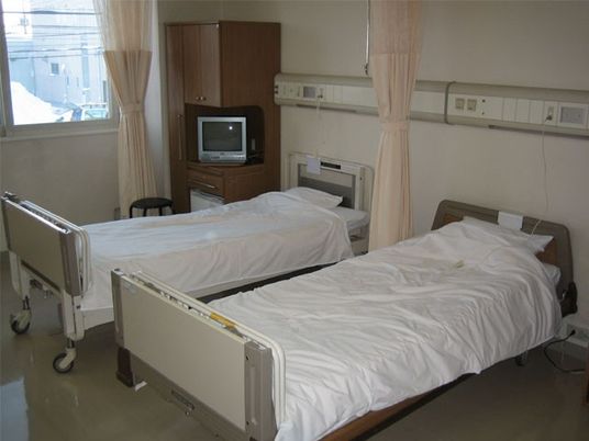 2床の居室  