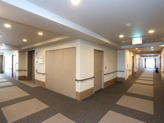 清潔感のある明るい廊下