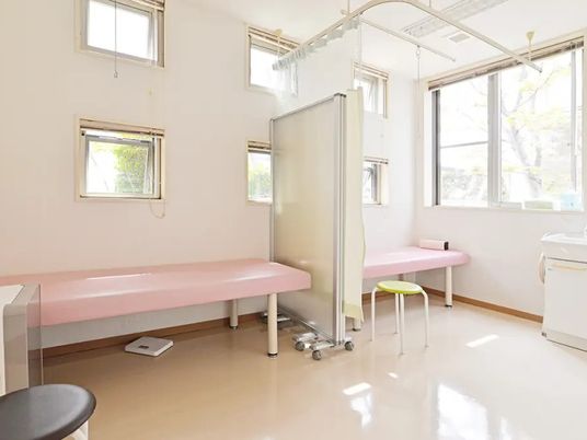 明るい浴室です  