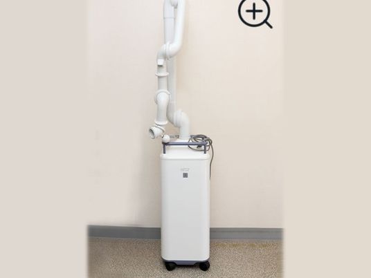空気清浄機のある廊下  