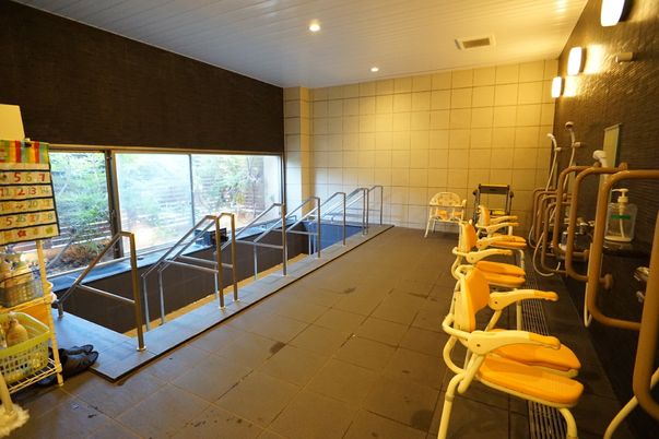 バリアフリーの浴室設備