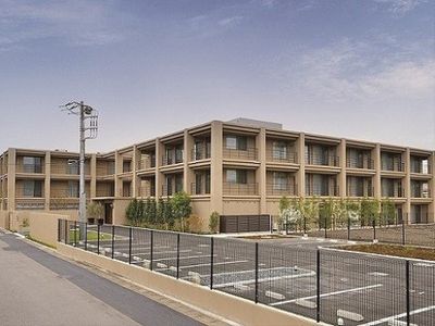 広々としたモダンな外観