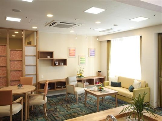 暖かみのある共有リビング