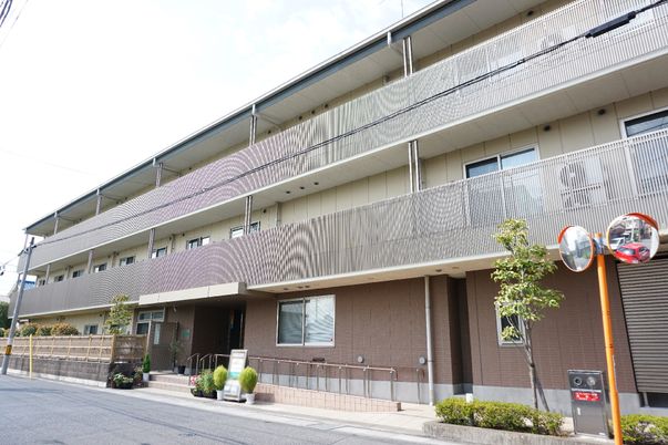 清潔感のある建物の外観