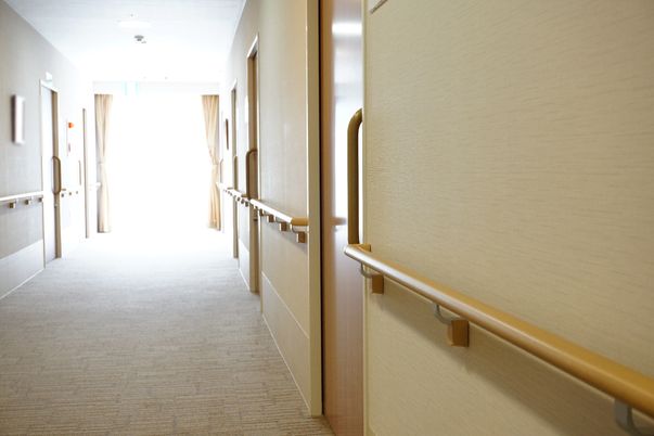 廊下の明るい雰囲気