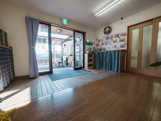 広々とした玄関
