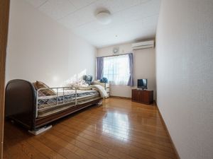 日差しが差し込む居室