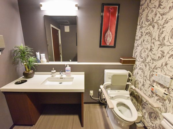 清潔感ある洗面トイレ空間