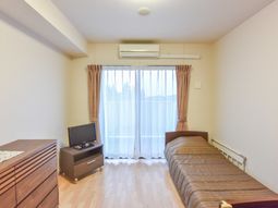 明るい居室の一角