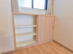 整理しやすい木製クローゼット
