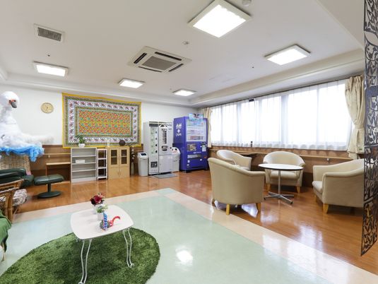 明るい休憩室の様子