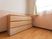 窓際の家具付き居室