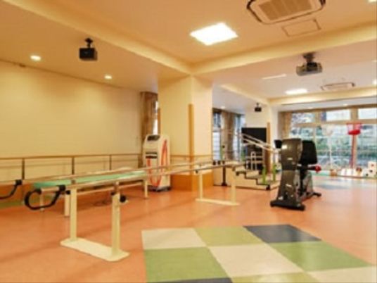 整備されたリハビリ訓練室
