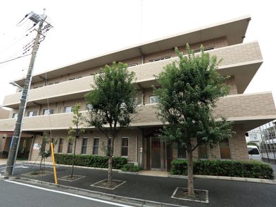 清潔感のある建物の外観