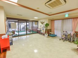 明るい空間のエントランス