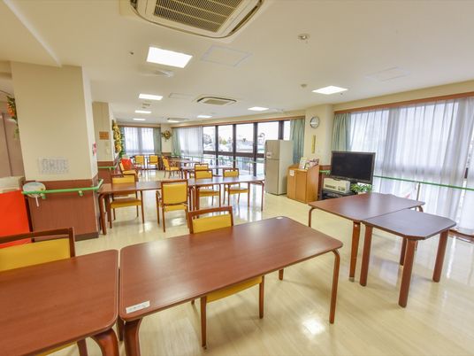 広々とした食堂の様子