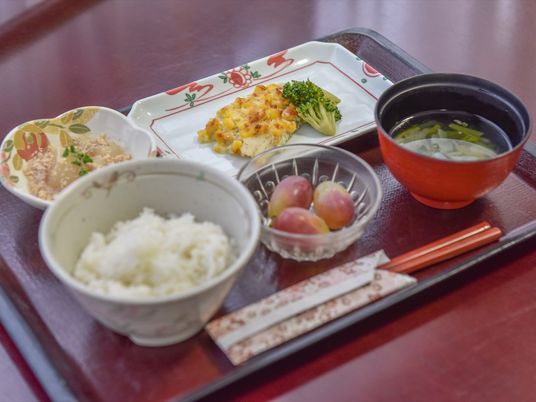 和風の食事セット