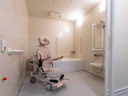 安全装備の整った浴室
