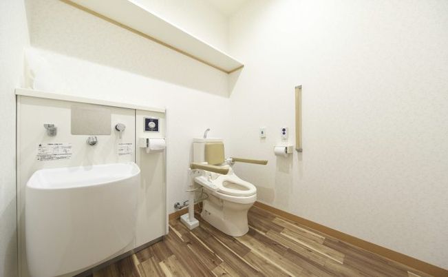 清潔で広々としたトイレ