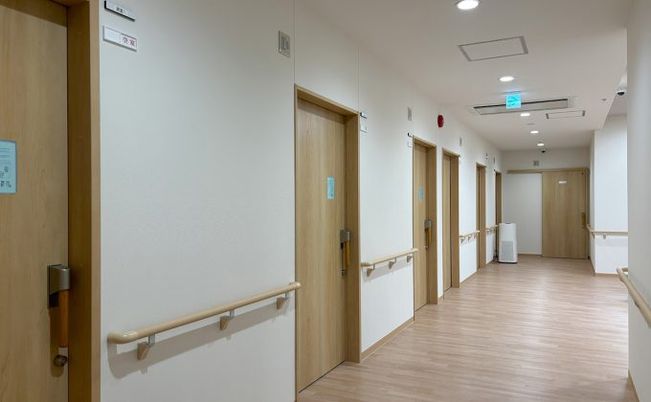 手すり付きの廊下