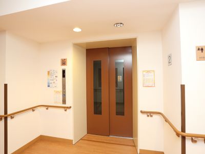 清潔感あるエレベーターホール