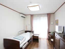 明るく清潔な居室