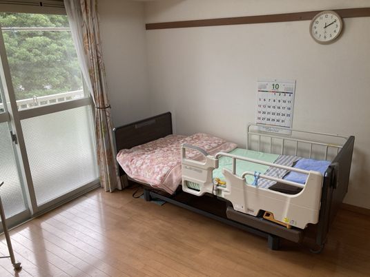 日の光が差し込む居室