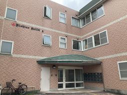 自転車がある建物外観