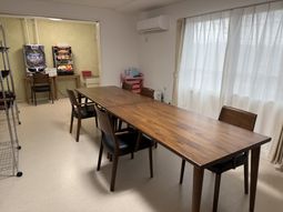 広々としたダイニングルーム