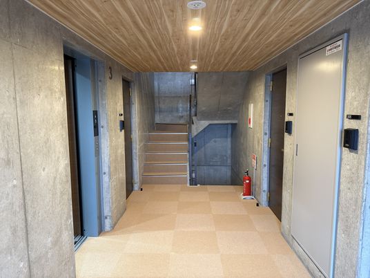 エレベーター廊下