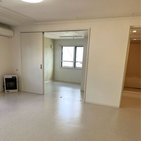 明るい空間の居室