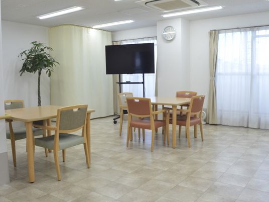 広々としたラウンジ