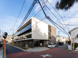 モダンな建物の外観