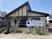 看板のある建物外観  