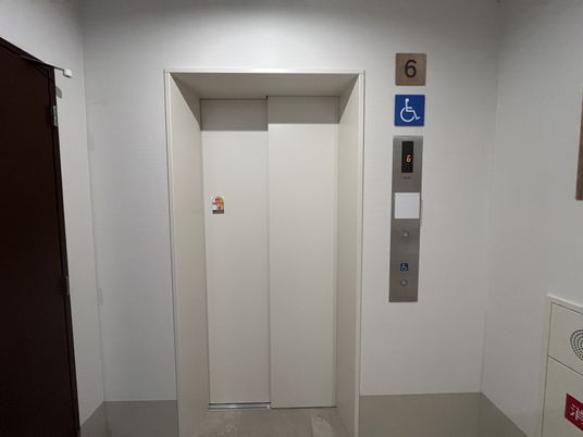 バリアフリーのエレベーター