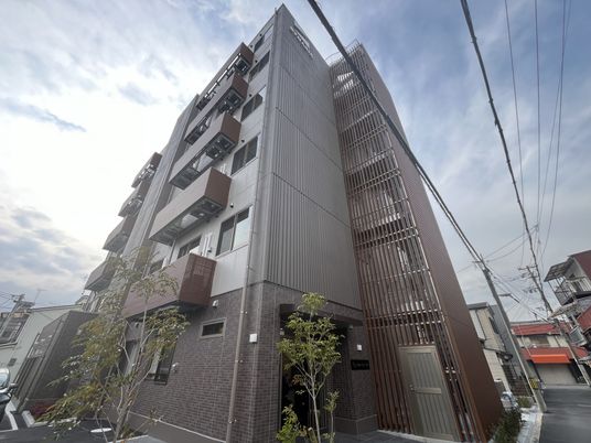 モダンな建物の外観