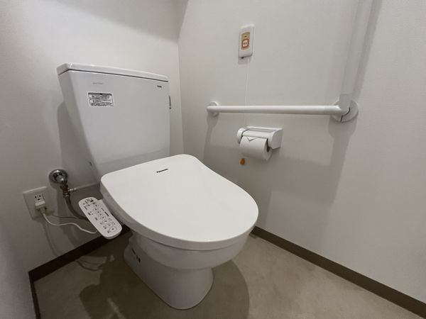 手すり付きトイレ