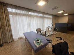 リハビリ機器のある部屋