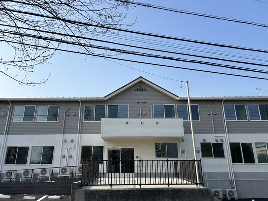 モダンな建物の外観