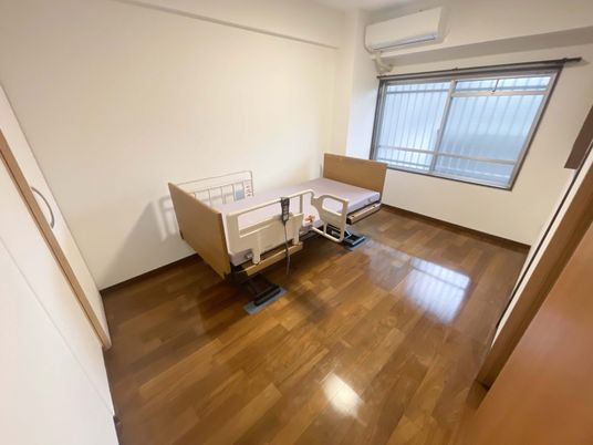 調度品が整った居室