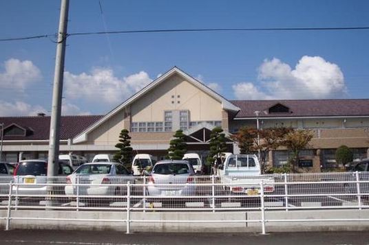 広々とした外観