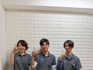 スタッフ3人が並ぶスタッフイメージ  