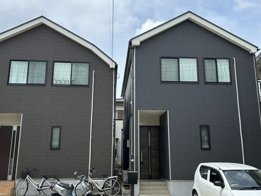 住宅街の建物外観  
