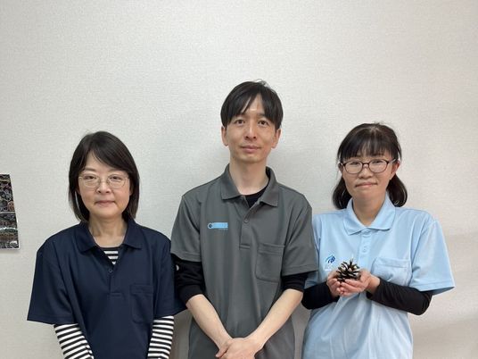 スタッフ3人の集合  