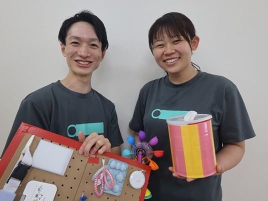 スタッフ2人の集合  