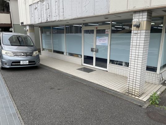 建物の出入口  
