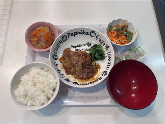 料理が並ぶテーブル