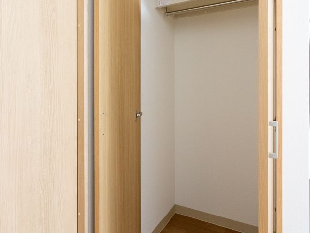 収納スペースのクローゼット クローゼット 広々とした収納スペースがありますので、使いやすく整理整頓がしやすい設計です。