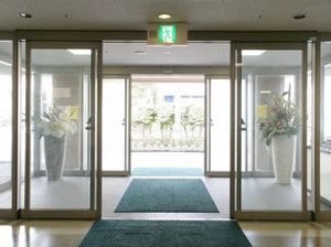 明るいエントランス  