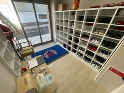 靴が並ぶ入口